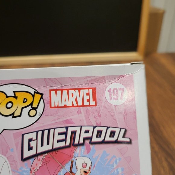 Marvel Gwenpool (Pink) Funko Pop - Picture 10 of 11
